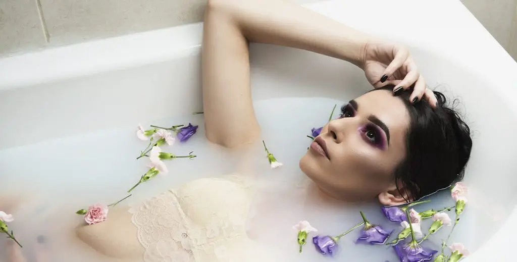 How to Do Milk Bath Photography