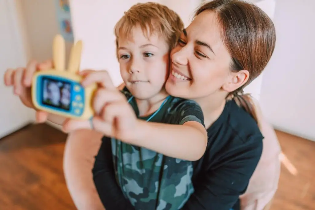 How to Take Mom and Son Pictures