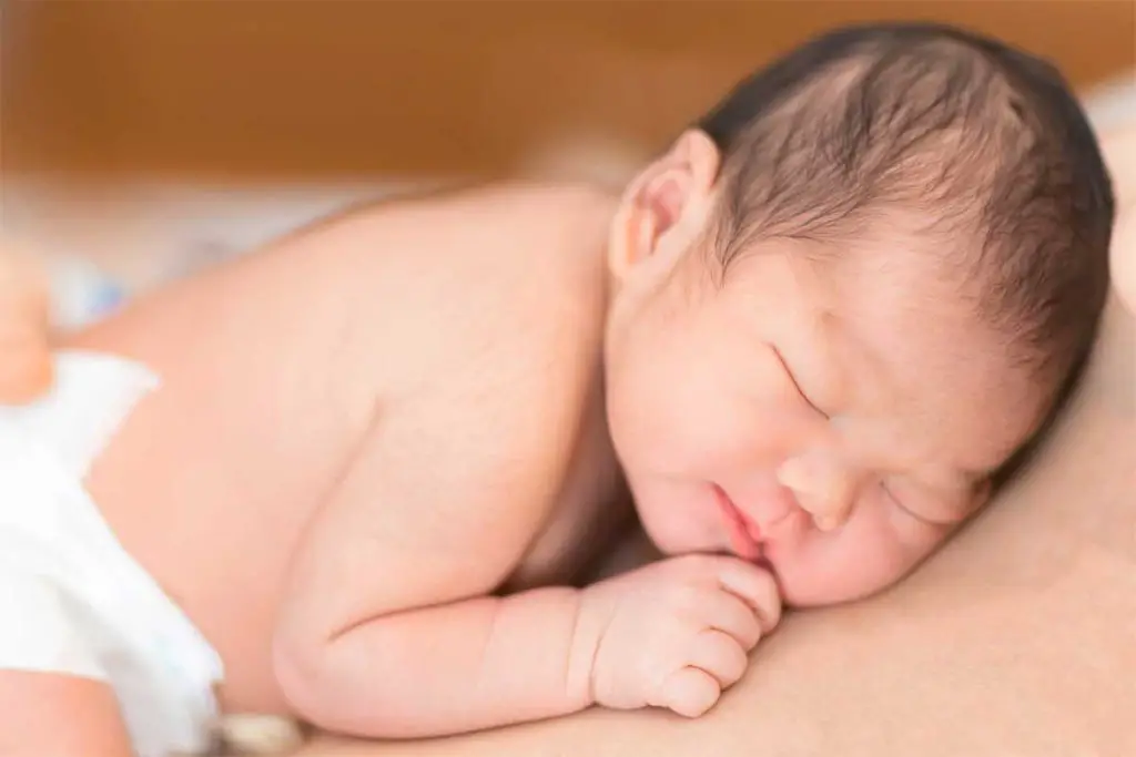 lifestyle newborn photography 