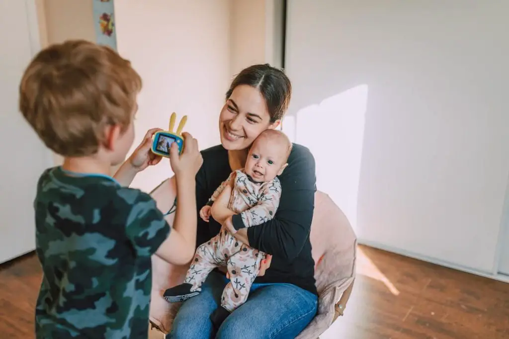 Son Takes Photos of Mom