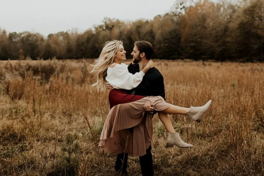 Boho Engagement Photo Outfits