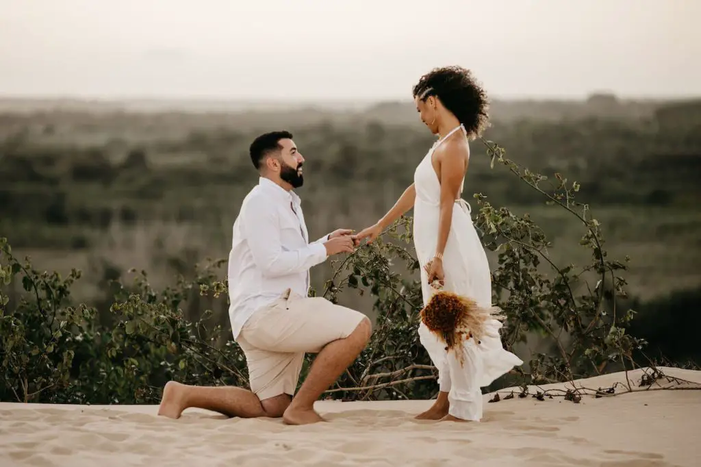 Outdoor Engagement Photo Outfits