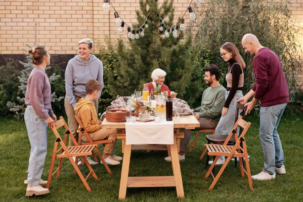 Picnic Family Photoshoot Idea