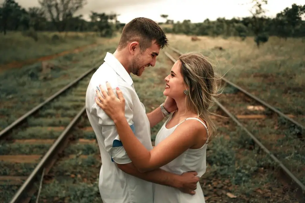 Spring Engagement Photo Outfits