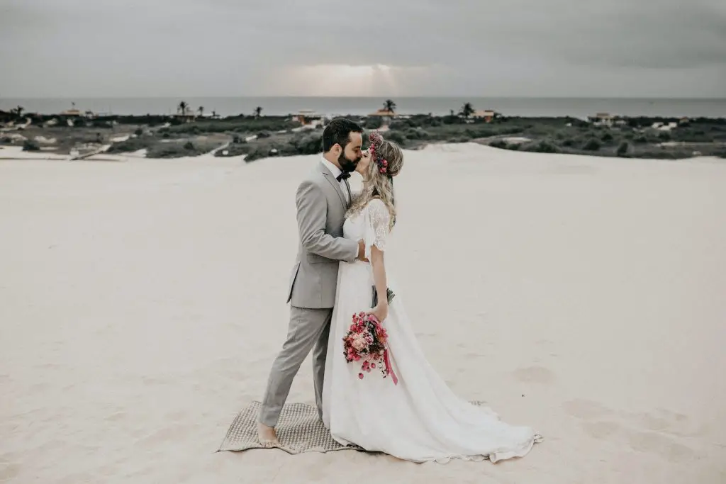 Beach engagement photo ideas