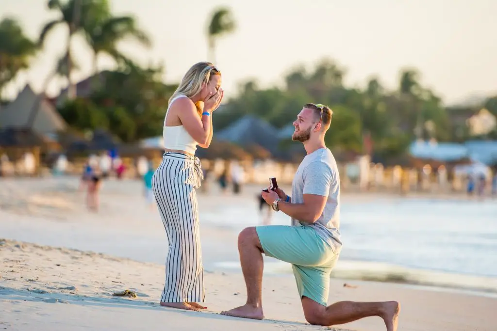 Beach engagement photo ideas