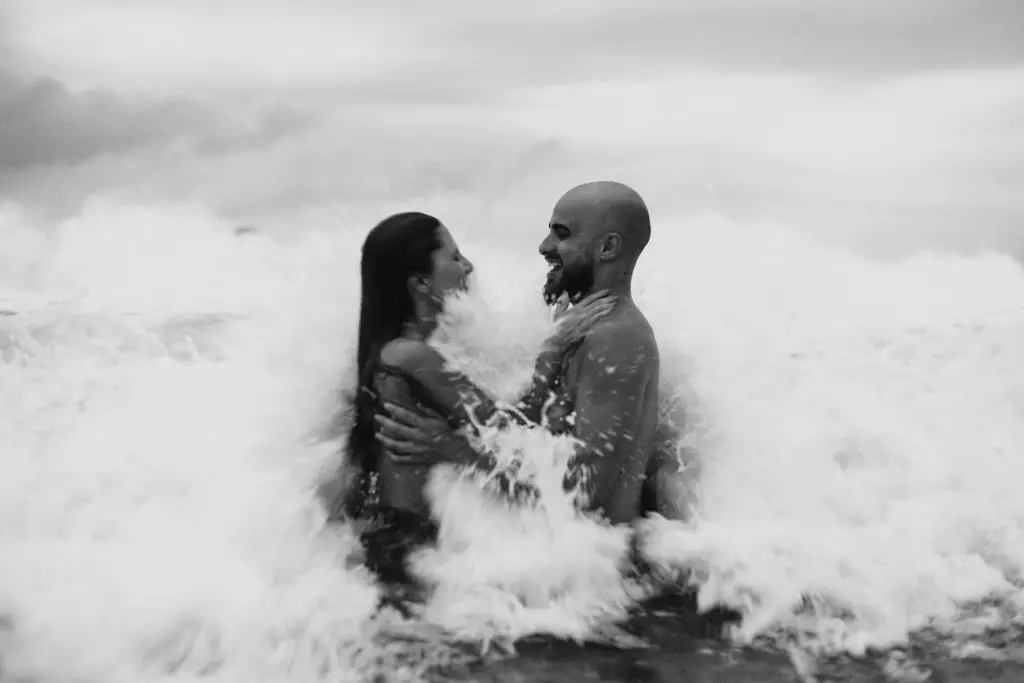 Beach engagement photo ideas