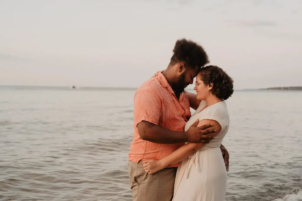 summer engagement photo ideas