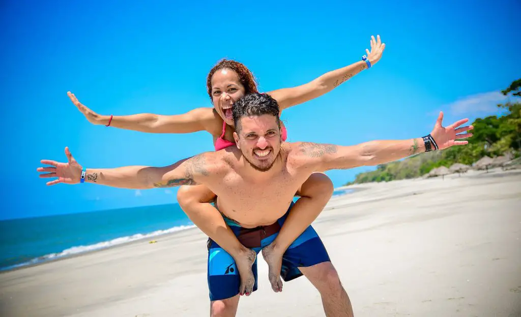 Beach Couple Poses