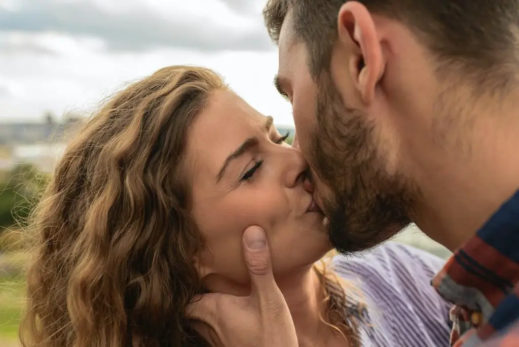 Couple Kissing Poses