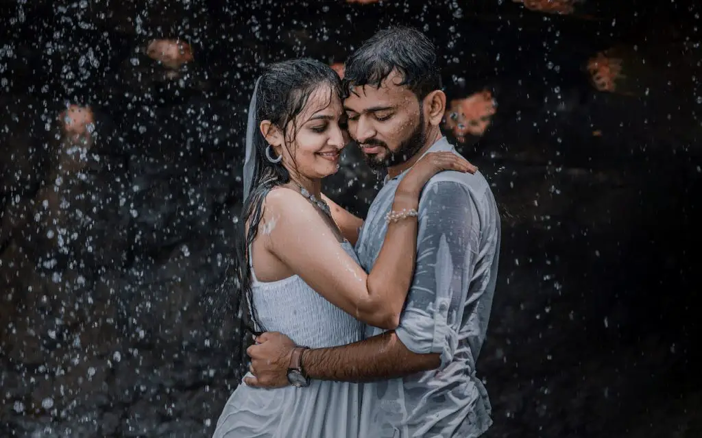 Couple Photo Ideas in the Rain