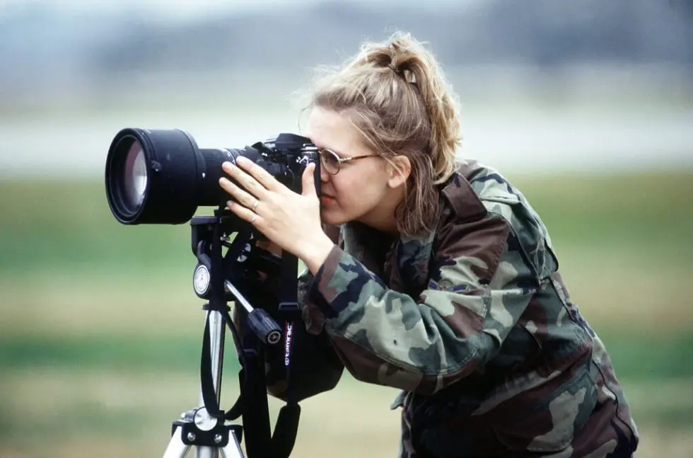 Telephoto Lens vs Zoom Lens Know the Key Difference of These Camera