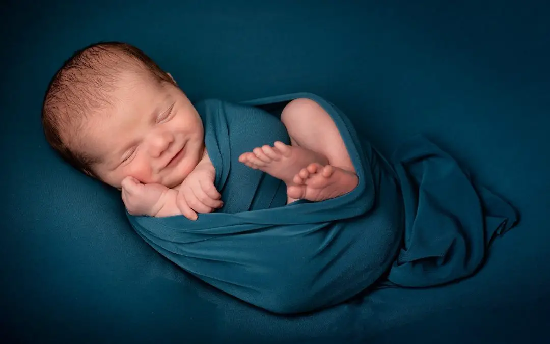 What are Newborn Photography Poses? Newborn Poses Cheat Sheet