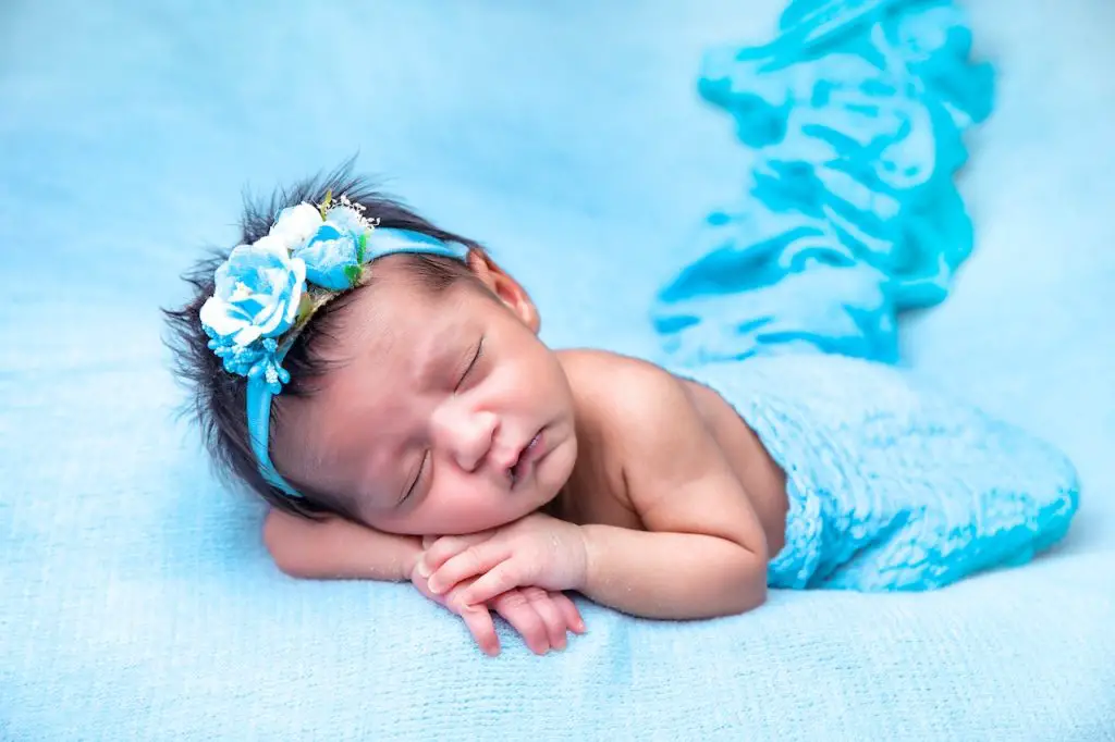 What are Newborn Photography Poses